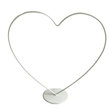 Cuore su base h.30 bianco